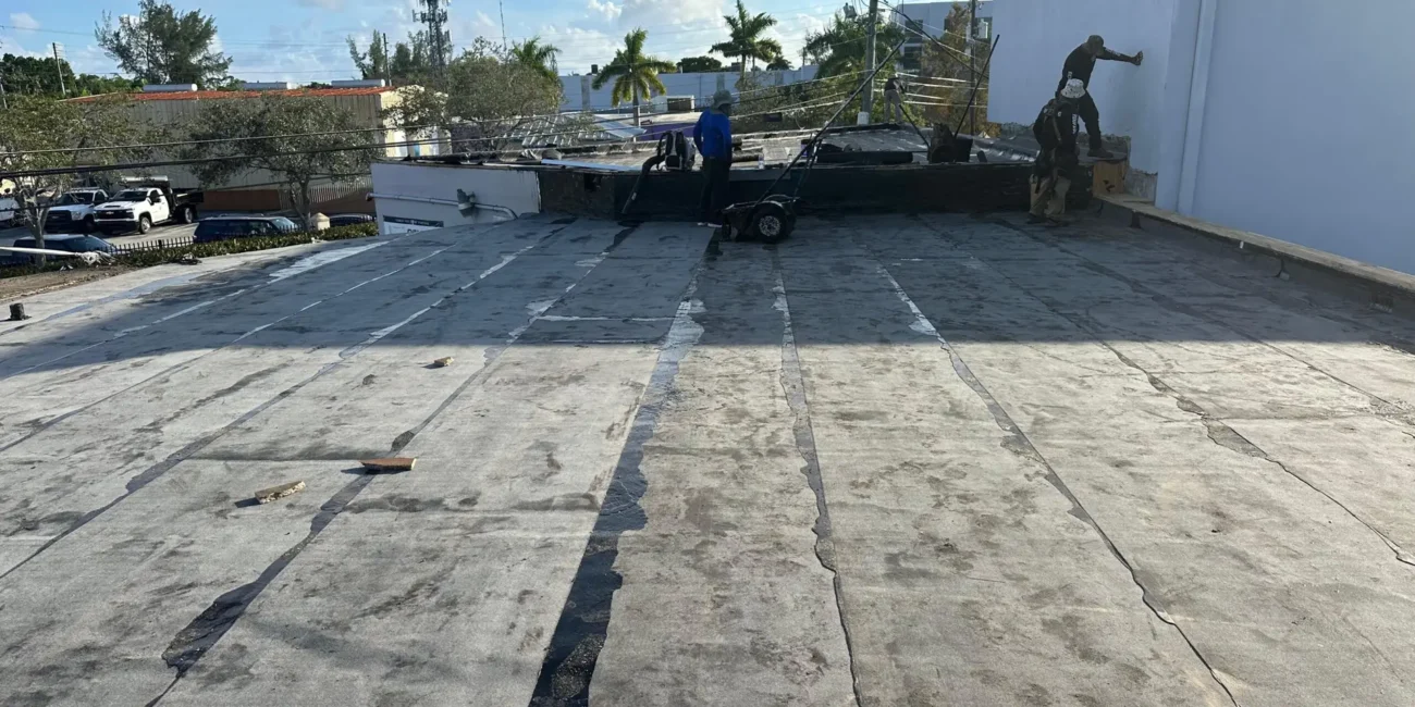 Flat Roofing Solutions That Stand Up to South Florida’s Weather